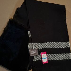 Vince Camuto Women’s scarf